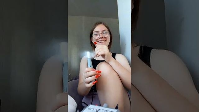 спиливаю ногти