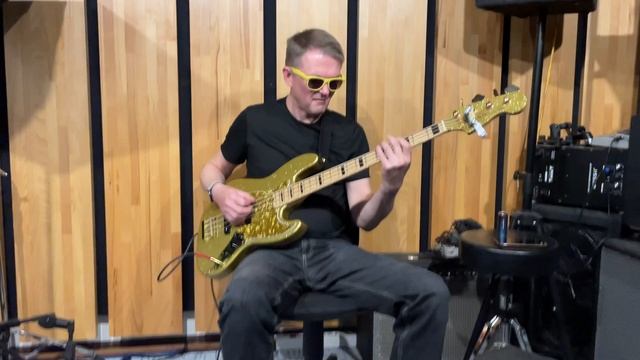 бас-гитара SD Custom golden bass "Не надо,не плачь" (Е.Осин) бас-кавер, оба датчика