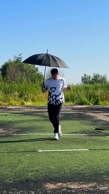 🌞 Продолжаем наслаждаться жаркими денёчками и не упускаем возможность потанцевать шаффл! 🔥✨