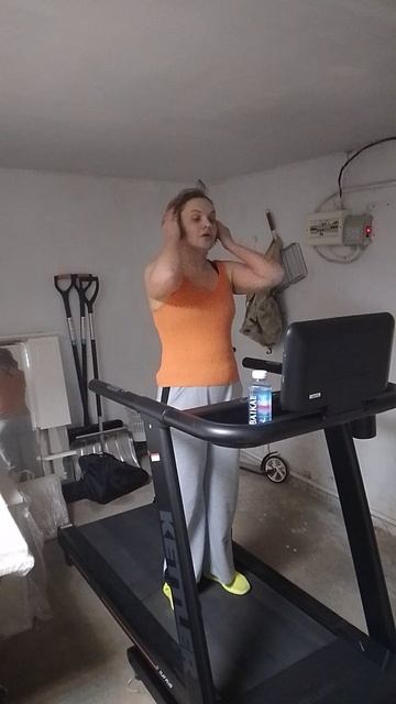 VID_20250716_190419.mp4