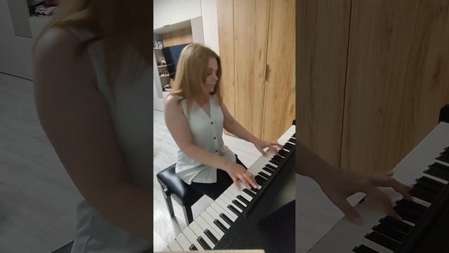 "Ностальгия", автор Марина Позднякова, фортепиано