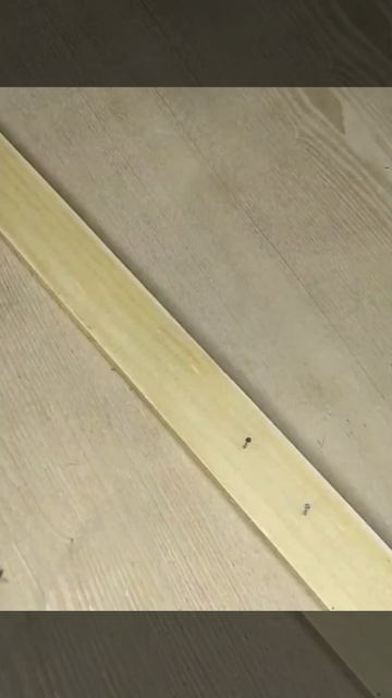 Несколько вариантов, как можно безопасно вбивать гвозди, не боясь повредить