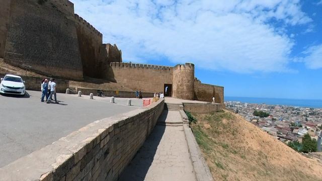 парковка у крепости Дербент