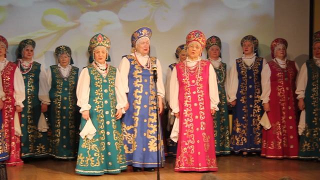 "Ты скажи Волга-Матушка" Хор Рязаночка. 
Руководитель Ревера Надежда Дмитриевна