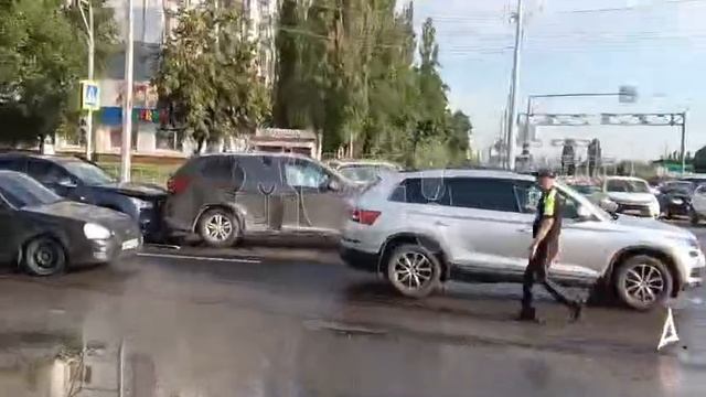 Три легковушки попали в ДТП на пересечении улиц 60 Армии и Генерала Лизюкова.