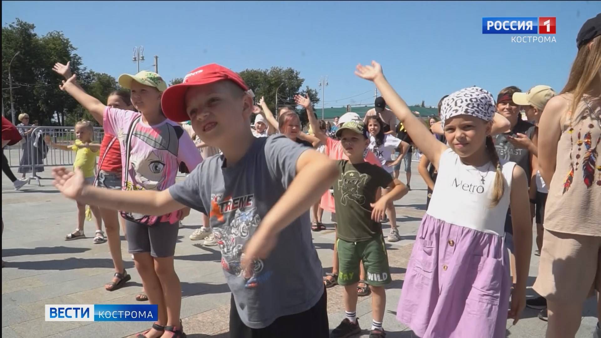 В Костроме прошёл фестиваль утренней музыки «Проснись и пой!»