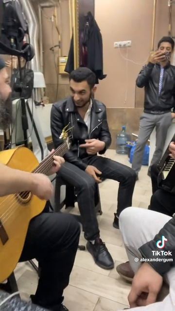 1000053574.mp4
