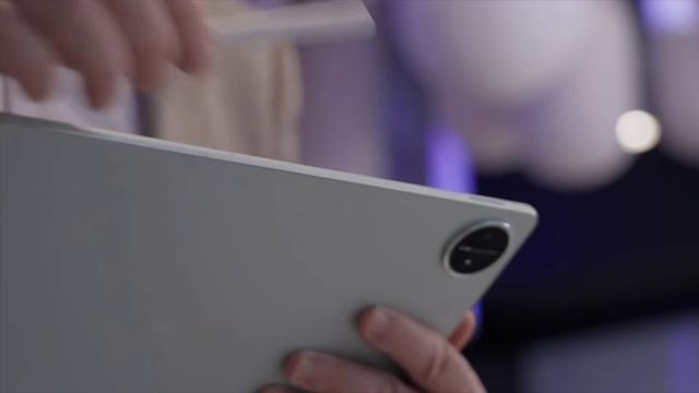 Исполнительный директор Forbes протестировал планшет HUAWEI MatePad Pro 12,2'' в рабочем режиме.