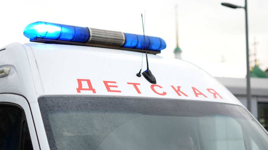 Ребенку зажало руку на эскалаторе в метро в Санкт-Петербурге