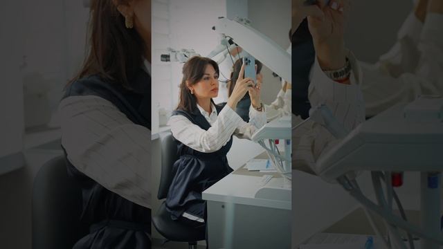 Тренинговый центр AVS School. Обучение специалистов в сфере стоматологии.
