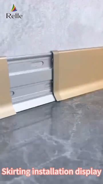 Дисплей для установки плинтуса
