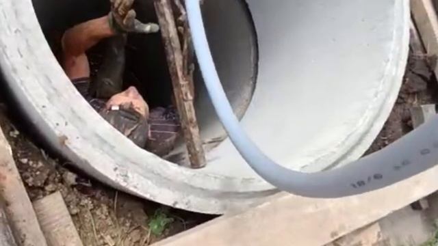 Г.Лобня .Выкопали колодец 8 колец по нашему ГОСТу.Бригада до нас сбежала . podkapaev.ru 89166141907