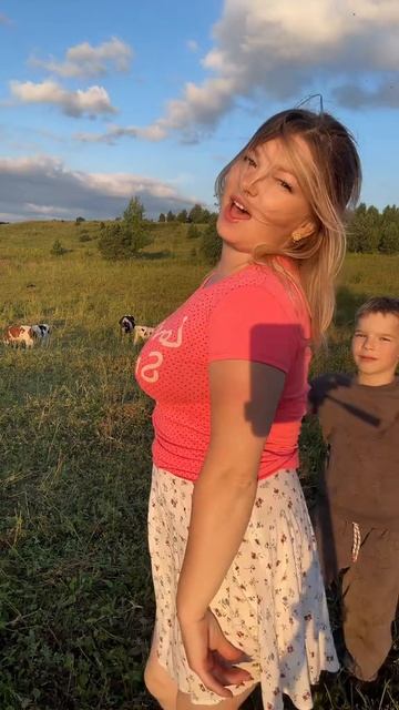 Снова стою одна #уралочка #уральскаядевушка