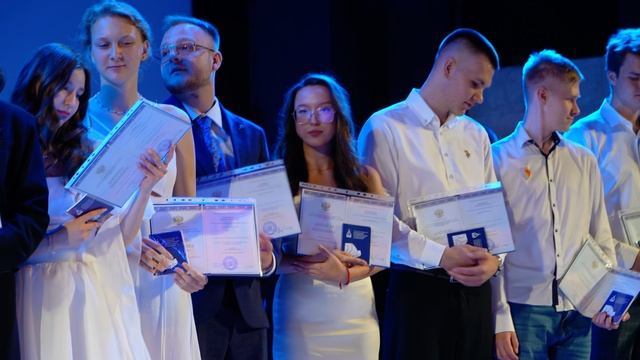 Вручение синих дипломов ИГЭС НИУ МГСУ