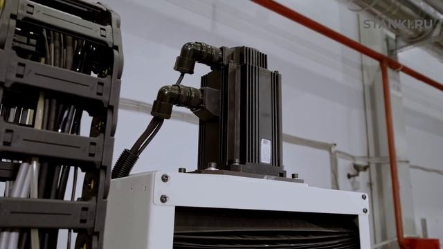Пятиосевой обрабатывающий центр QUADRO JET ECO