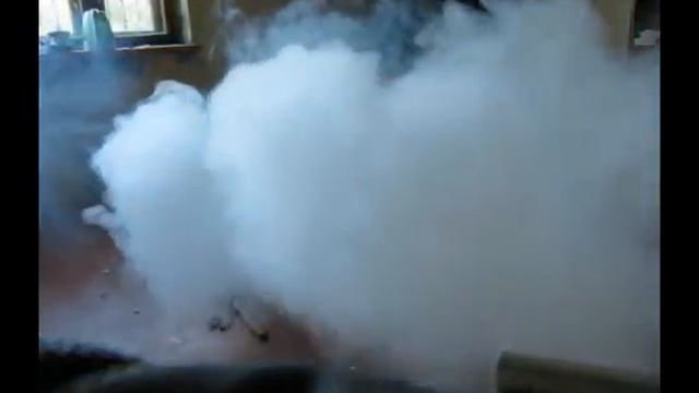 Конденсатор ВЗОРВАЛСЯ ：)