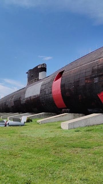Подводная лодка (длина 90 метров). Парковый комплекс истории техники – им. К. Г. Сахарова #тольятти