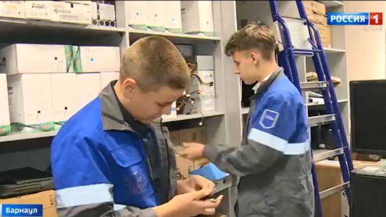 7,5 тысяч подростков временно трудоустроили в Алтайском крае