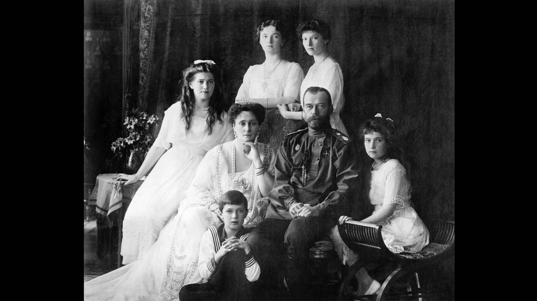 Георгий Иванов «Эмалевый крестик в петлице…»