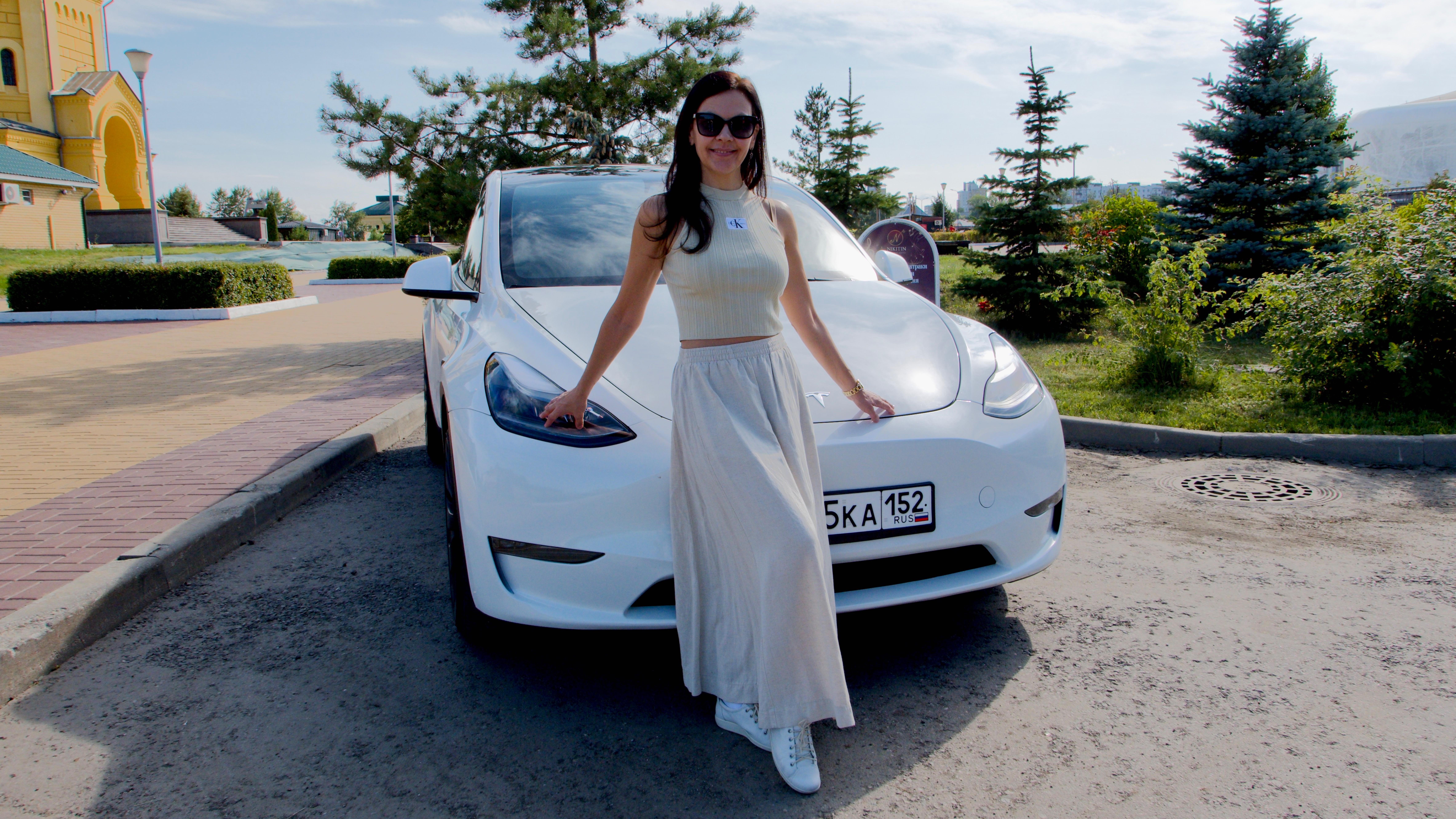 Автопрогулка по Нижнем Новгороду на арендованном электромобиле Tesla Model Y, июль 2025.