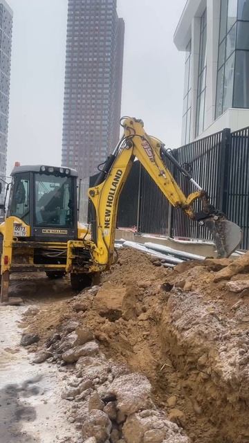 Экскаватор-погрузчик New Holland B115 в ЖК Sydney City #excavator