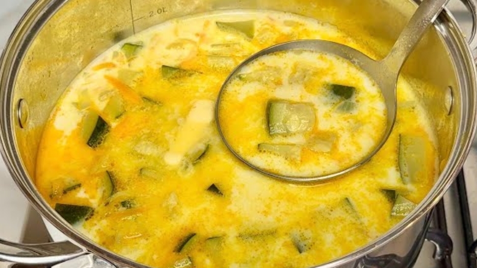 КАБАЧКОВЫЙ СУП! Простой и вкусный рецепт супа из кабачков и овощей! Полезный овощной суп!