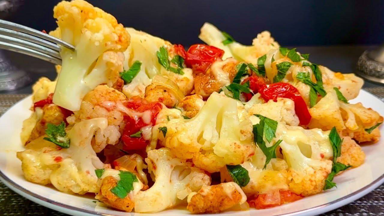 Цветная капуста с куриной грудкой на сковороде. Вкусно и легко!
