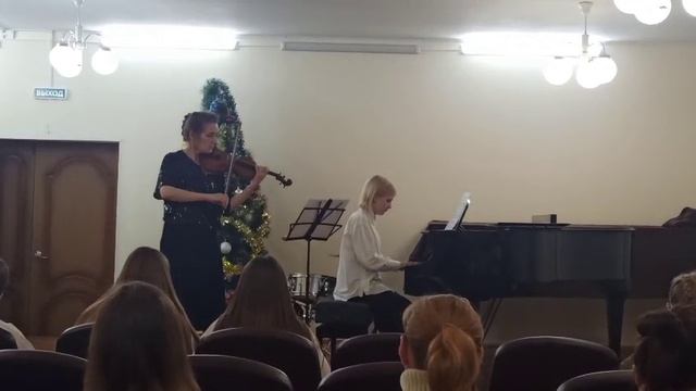 Лазарева Анна преподаватель Логинова Н.А., Возжаева Е.А. скрипка И Штраус Вальс