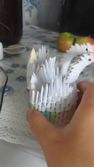 лебедь