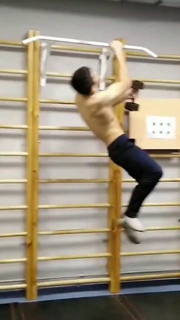 2 one arm pull ups +10 kg