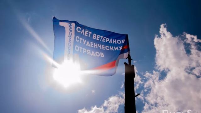 Красный флаг в небо по мачте (6)=21