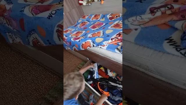 я показал как стреляет большой мой бластер