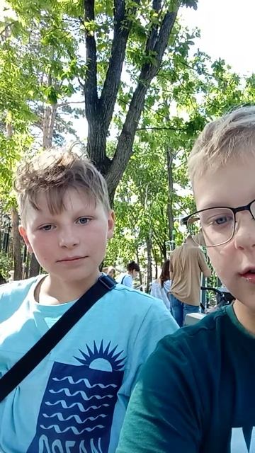 Мой новый друг который будет снимать со мной видео.