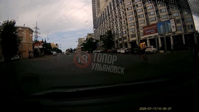 😡 Курьеры у нас нынче бессмертные?! Вообще не думают на дороге,.