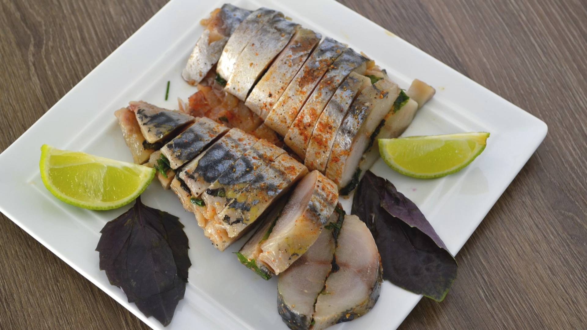 Как засолить Скумбрию вкусно: рецепт Скумбрии среднего посола.