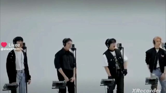 вроде BTS но если нет подскажите название группы
