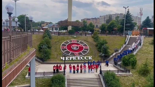 Волонтеры Медицинского института СКГА приняли участие в городском флешмобе ко Дню России