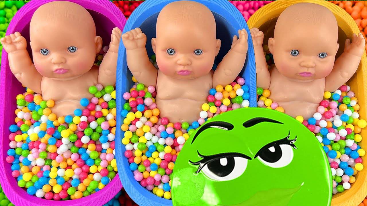 4-Минутное увлекательное видео, Смешиваем Funny Candy ASMR  в 3 ванночках с волшебными шариками M&M