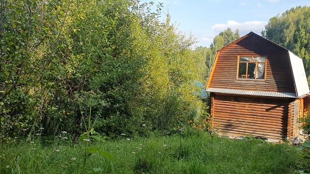 Судьбы раскручивая глобус...