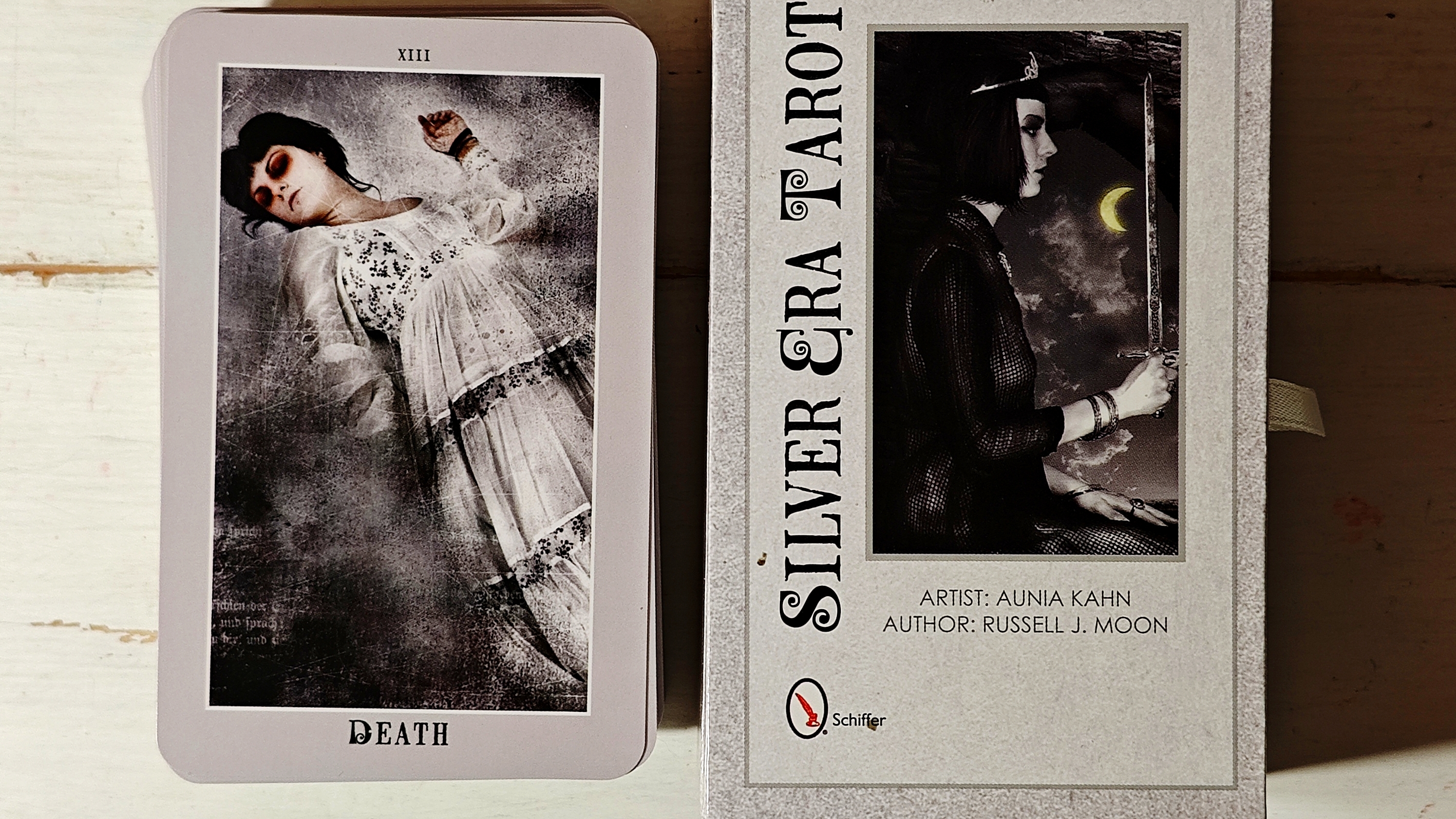 Шикарное, олдскульное Silver Era Tarot + расклад, который сильно меня удивил!