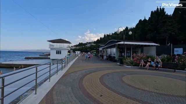 Крым Алушта сегодня 17 июля 2025. Центральный пляж, Профессорский уголок. Погода в Крыму сейчас, обс