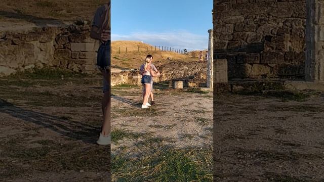 24.07.20 я и Галя_Керчь Пританей__192501