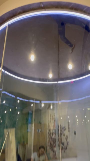 Полет в аэротрубе