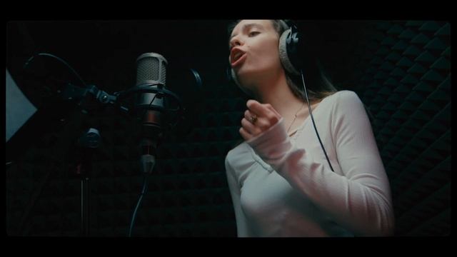 Ольга - А любовь то лебедем (Corona Film)