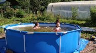 Купаемся на даче