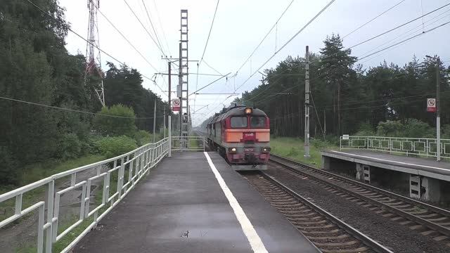 Тепловоз 2М62-1214 (ТЧЭ-23) следует резервом.