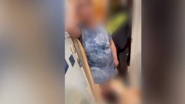 ‼️🇷🇺🤬Отморозок кувалдой разбил мемориал бойцам СВО