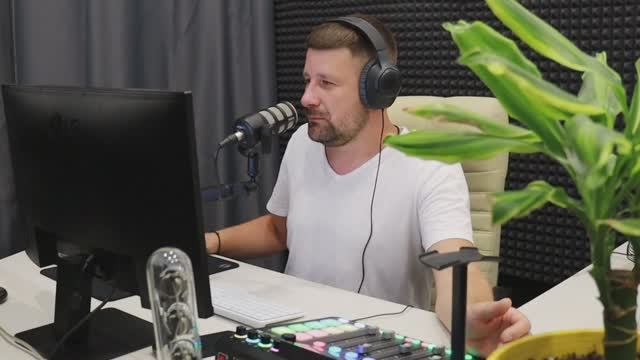 ПОДКАСТ ИНТЕРВЬЮ"Сумасшедшие Гвозди" Певица Олеся Мудрая , Александр Юрченко #сезонконтентаRUTUBE