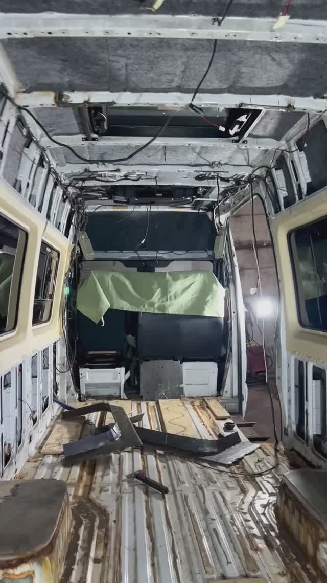 Ремонт крыши микроавтобуса Мерседес Спринтер