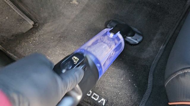 Беспроводной автопылесос BROM P40.